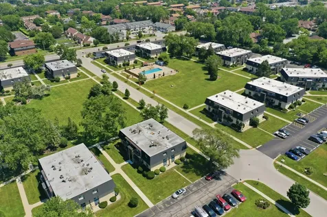 11132 South 84th Avenue Palos Hills IL 60465