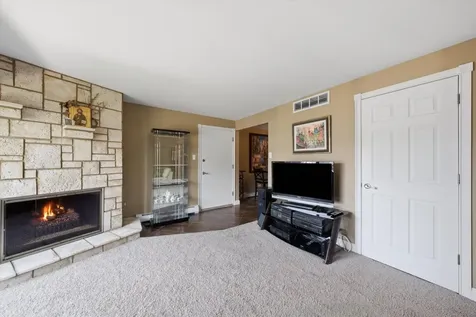 11132 South 84th Avenue Palos Hills IL 60465