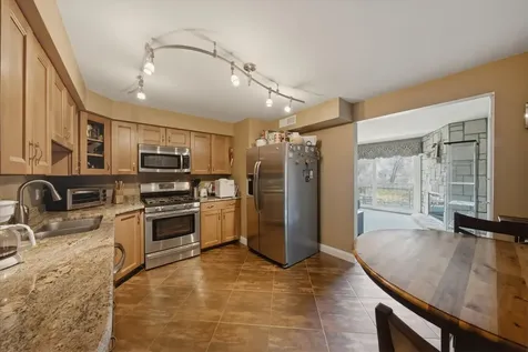 11132 South 84th Avenue Palos Hills IL 60465