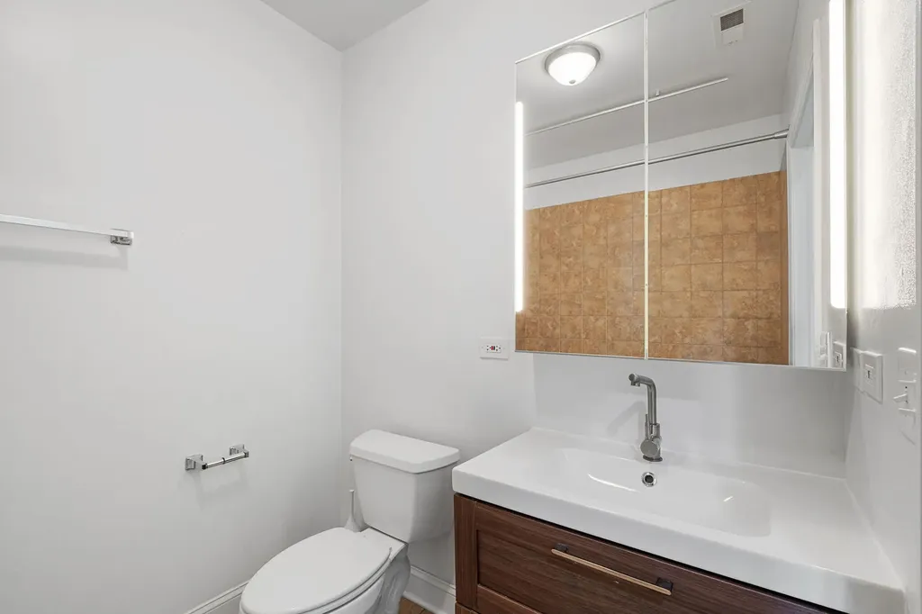 2204 North Natchez Avenue Chicago IL 60707