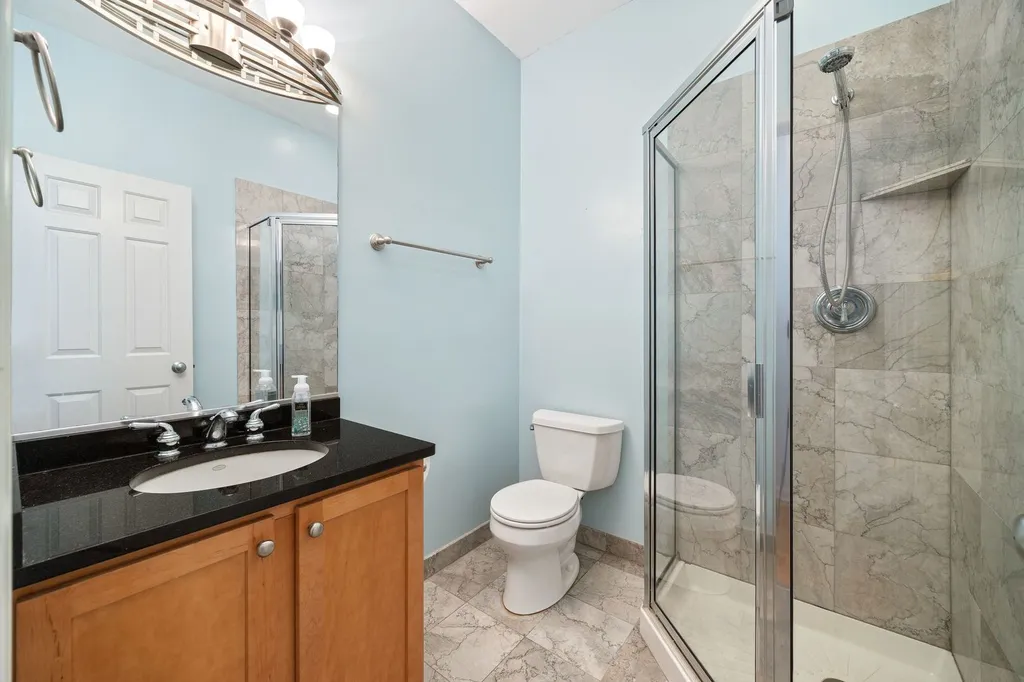 825 West Eastwood Avenue Chicago IL 60640