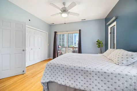 825 West Eastwood Avenue Chicago IL 60640
