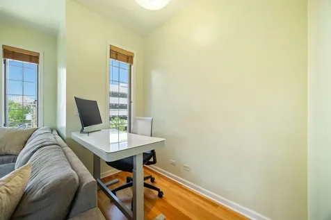 825 West Eastwood Avenue Chicago IL 60640