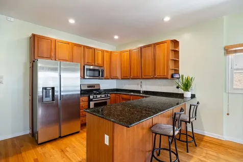 825 West Eastwood Avenue Chicago IL 60640
