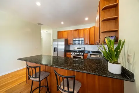 825 West Eastwood Avenue Chicago IL 60640