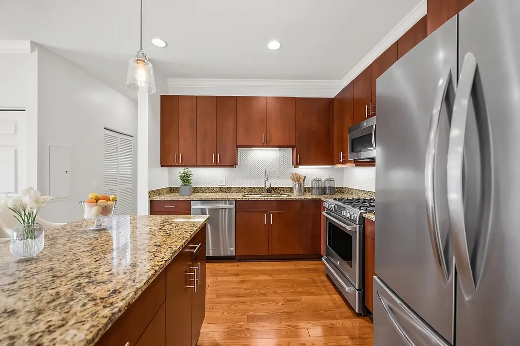 2326 West Giddings Street Chicago IL 60625