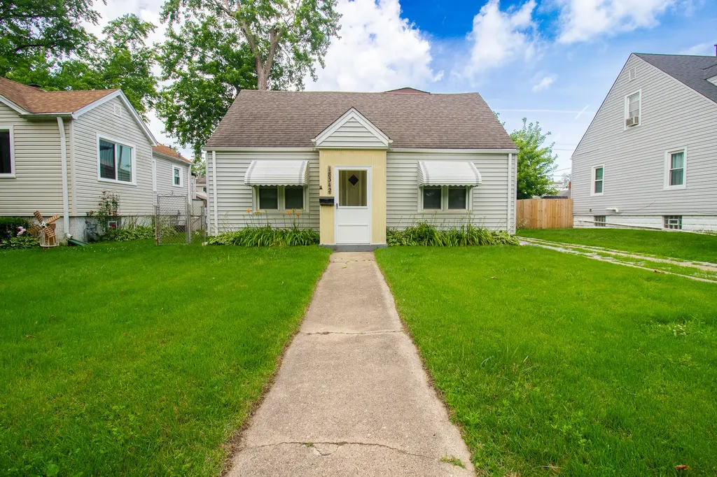18342 Wildwood Avenue Lansing IL 60438