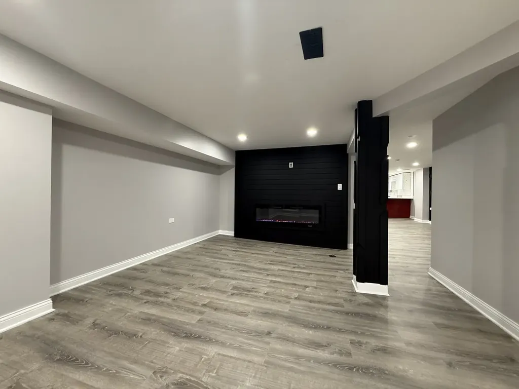 7932 South Champlain Avenue Chicago IL 60619