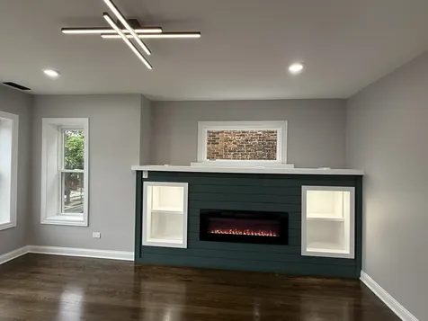 7932 South Champlain Avenue Chicago IL 60619