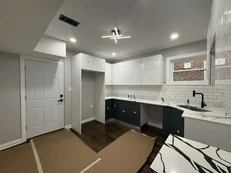 7932 South Champlain Avenue Chicago IL 60619
