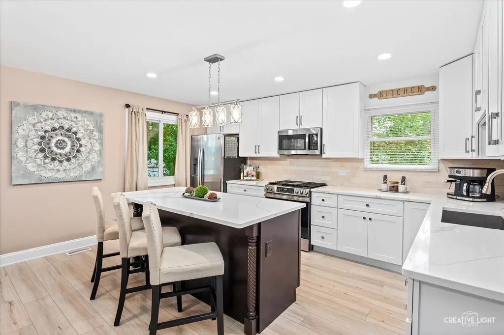 337 East Briarcliff Road Bolingbrook IL 60440