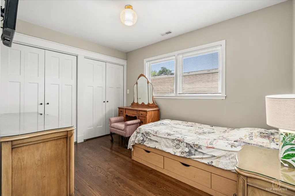 6320 West Lawrence Avenue Chicago IL 60630