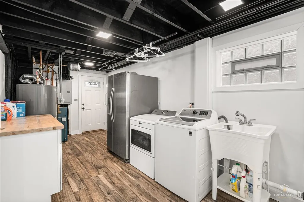 6320 West Lawrence Avenue Chicago IL 60630
