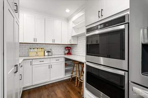 6320 West Lawrence Avenue Chicago IL 60630