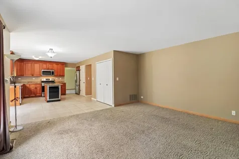 322 Chesapeake Lane Bloomingdale IL 60108