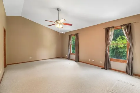 322 Chesapeake Lane Bloomingdale IL 60108