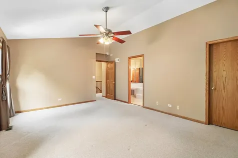 322 Chesapeake Lane Bloomingdale IL 60108