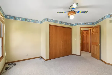 322 Chesapeake Lane Bloomingdale IL 60108