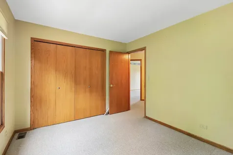 322 Chesapeake Lane Bloomingdale IL 60108