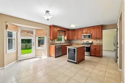 322 Chesapeake Lane Bloomingdale IL 60108