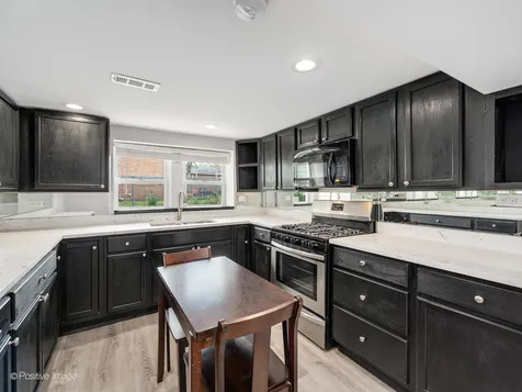 827 Thomas Avenue Forest Park IL 60130