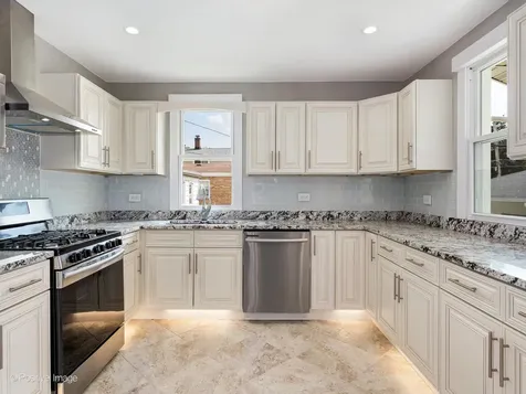 827 Thomas Avenue Forest Park IL 60130
