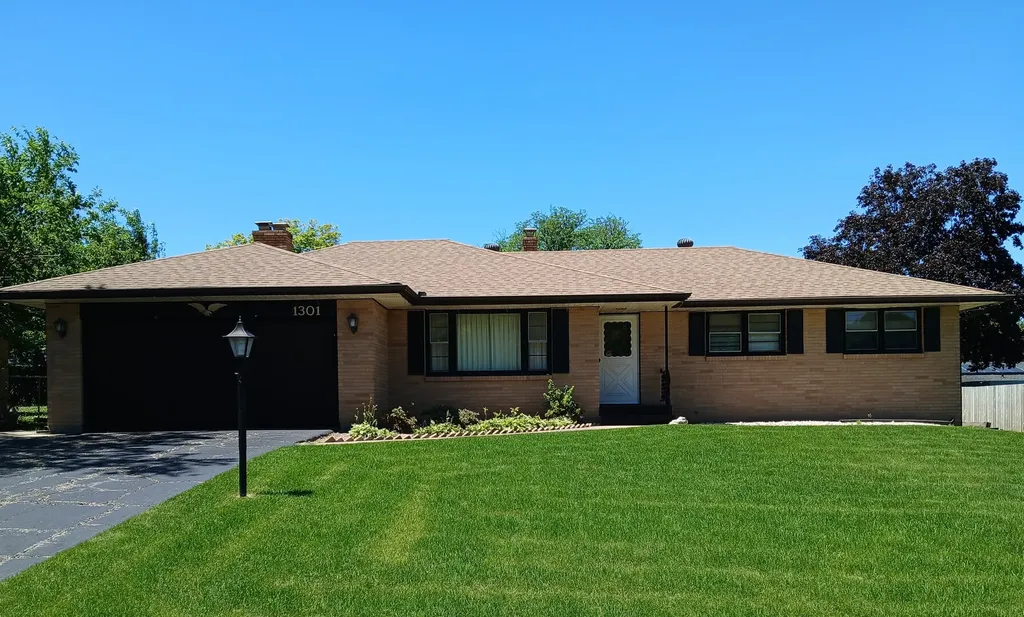 1301 Easton Parkway Rockford IL 61108