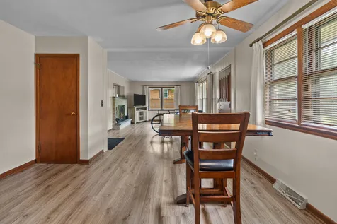 1301 Easton Parkway Rockford IL 61108