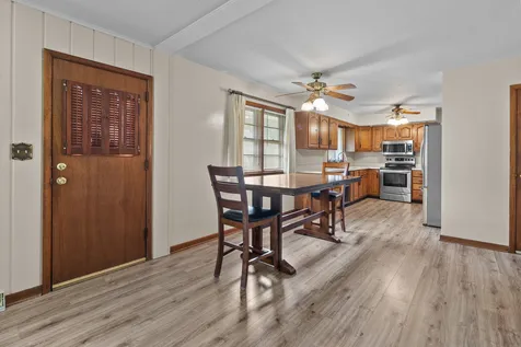 1301 Easton Parkway Rockford IL 61108