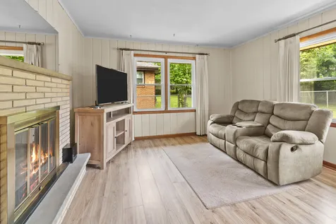 1301 Easton Parkway Rockford IL 61108