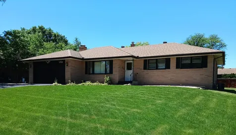 1301 Easton Parkway Rockford IL 61108