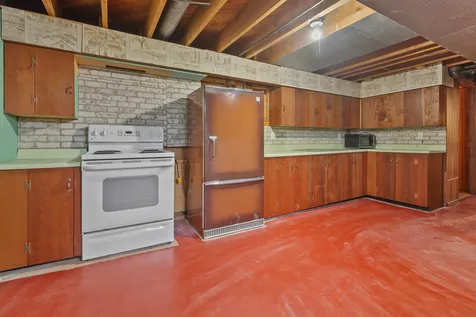 1301 Easton Parkway Rockford IL 61108