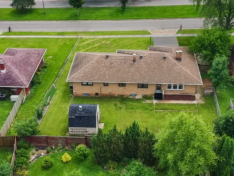 1301 Easton Parkway Rockford IL 61108