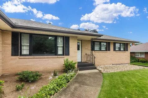 1301 Easton Parkway Rockford IL 61108