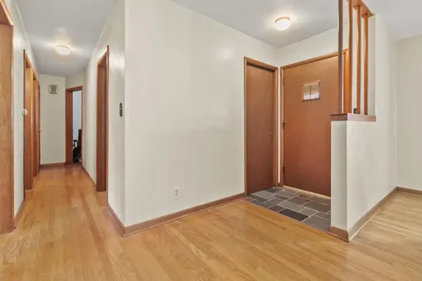1301 Easton Parkway Rockford IL 61108