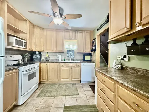 6233 Gold Circle Hanover Park IL 60133