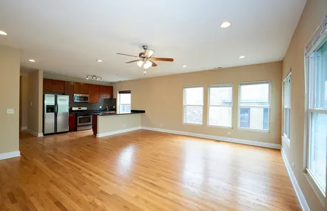1609 West Farwell Avenue Chicago IL 60626