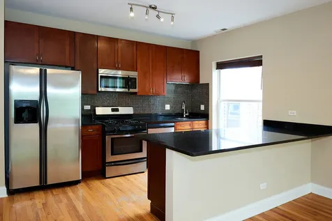 1609 West Farwell Avenue Chicago IL 60626