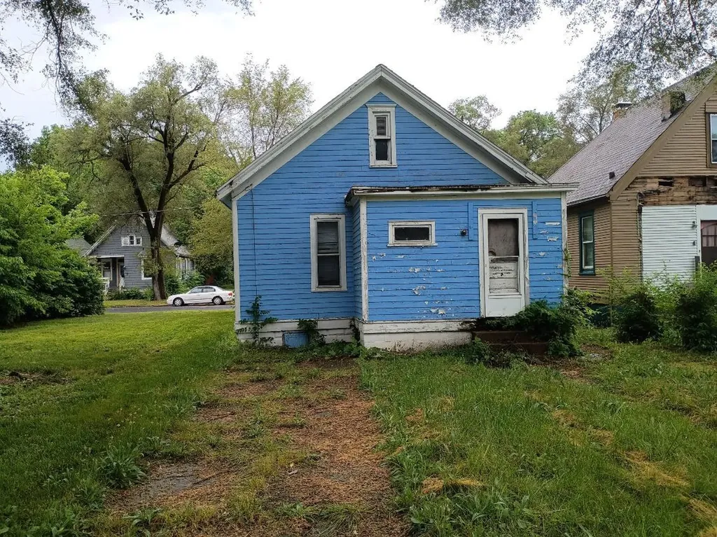 1531 West Widenham Street Peoria IL 61605