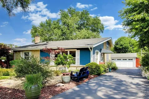 413 North Wilshire Lane Arlington Heights IL 60004