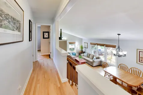 413 North Wilshire Lane Arlington Heights IL 60004