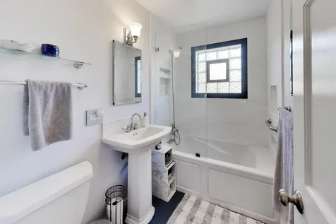 413 North Wilshire Lane Arlington Heights IL 60004