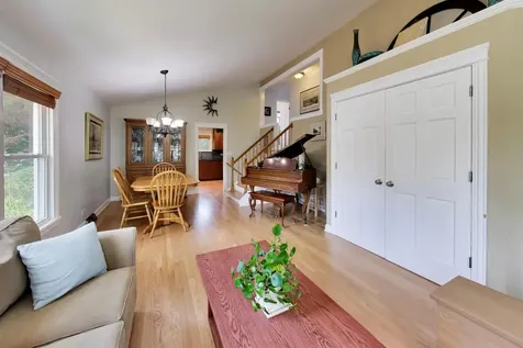 413 North Wilshire Lane Arlington Heights IL 60004