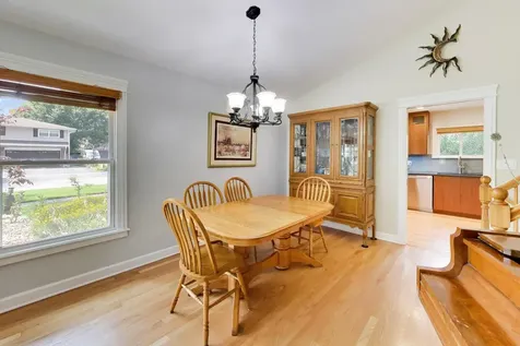 413 North Wilshire Lane Arlington Heights IL 60004