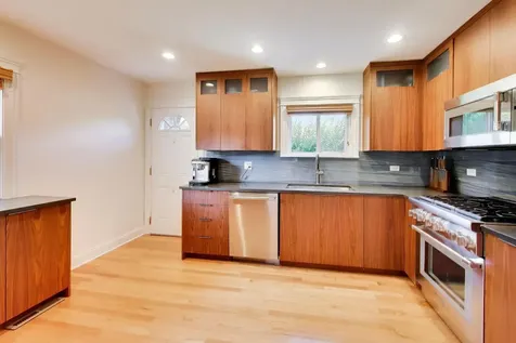 413 North Wilshire Lane Arlington Heights IL 60004