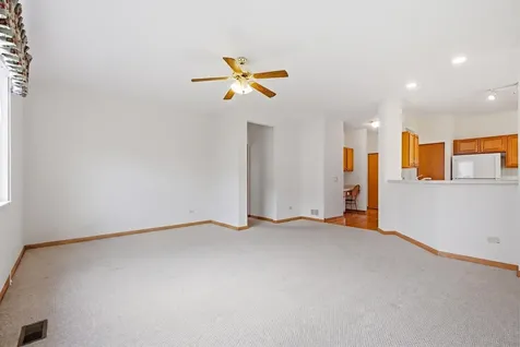 623 Saugatuk Circle Romeoville IL 60446