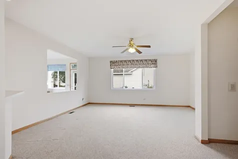 623 Saugatuk Circle Romeoville IL 60446