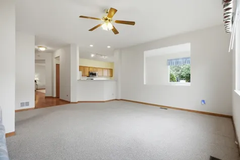 623 Saugatuk Circle Romeoville IL 60446