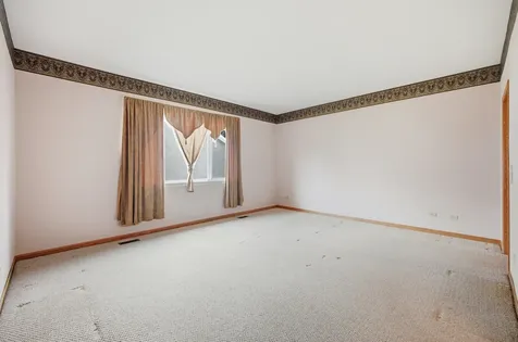 623 Saugatuk Circle Romeoville IL 60446
