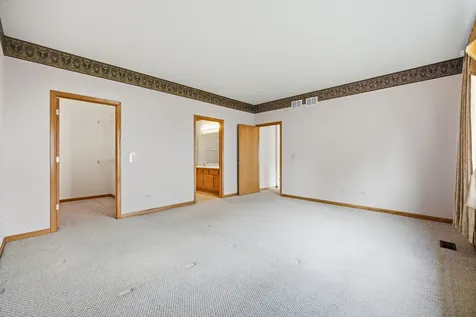 623 Saugatuk Circle Romeoville IL 60446